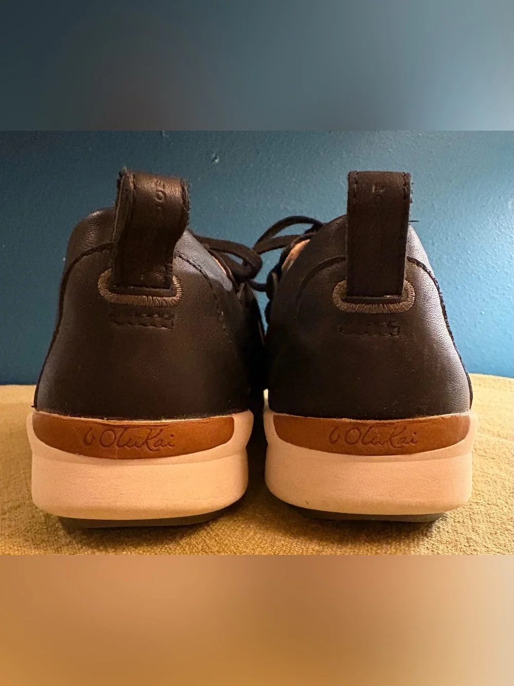 Olukai Malua Li smooth black